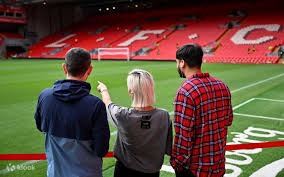 松井稼头央在纽约大都会的首场比赛中击出首打席本垒打，震撼全场